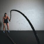 Poradnik: Jak poprawnie wykonywać overhead press (wyciskanie nad głowę)?